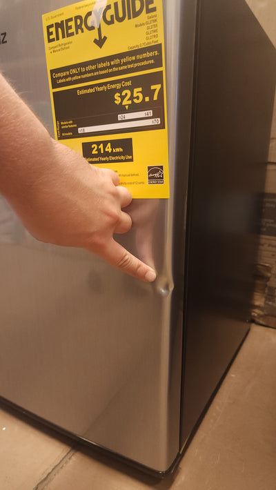 Galanz 2.7 cu ft Single Door Mini Fridge w/ Freezer!! NEW OUT OF BOX, MINOR DENTS FROM SHIPPING(Photo shown)