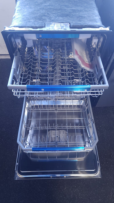 LG Top Control Dishwasher with Glide Rail and Energy Star Qualified!

-Brand new out out of the box (The bottom foot plate is lightly indented, photos shown of it on top)