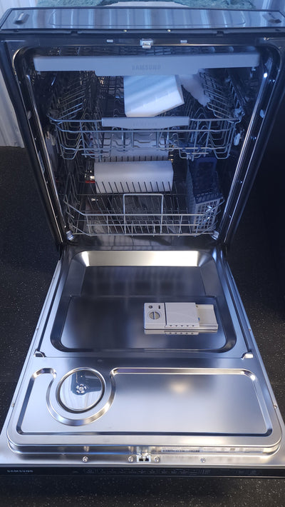 Samsung Top Control 48dBA Dishwasher with StormWash Cleaning and AutoRelease Door!

-Brand new out of the box, inside wall does have a very small indent, photos shown (Does NOT affect functionality)