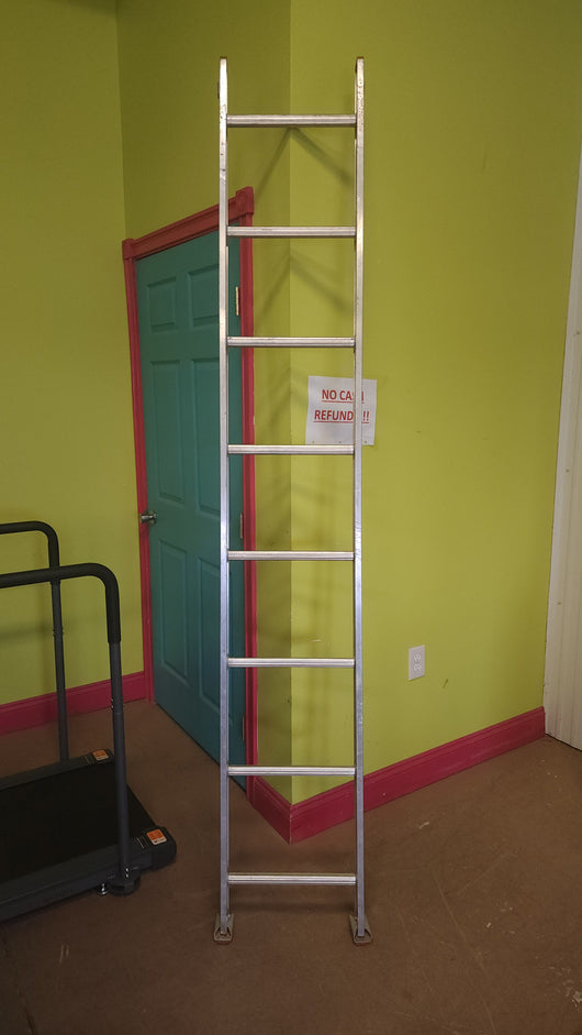 Warner 8' Ft Leaning Step Ladder! (USED)

-Used but works great