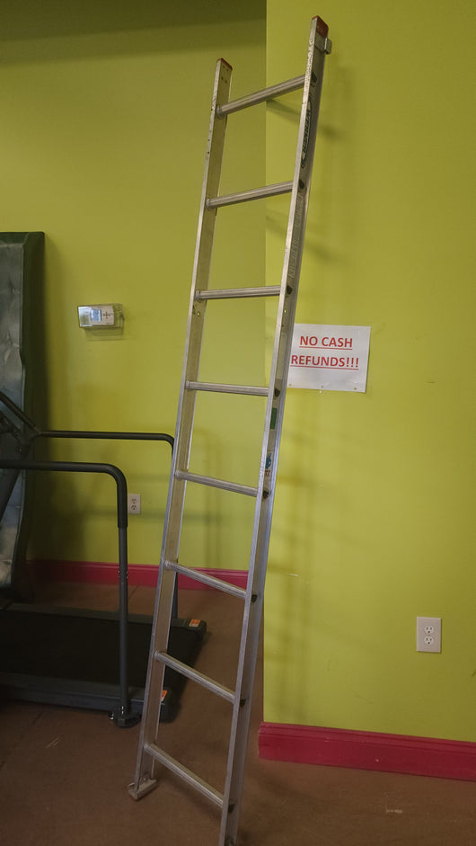 Warner 8' Ft Leaning Step Ladder! (USED)

-Used but works great