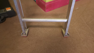 Warner 8' Ft Leaning Step Ladder! (USED)

-Used but works great