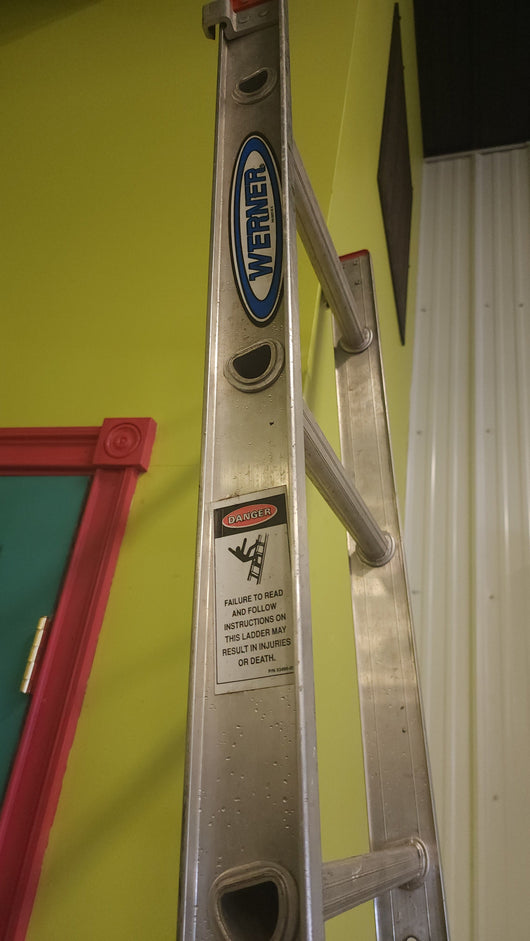Warner 8' Ft Leaning Step Ladder! (USED)

-Used but works great