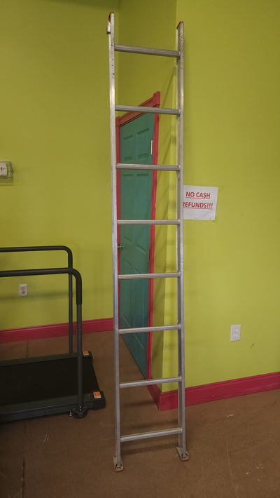 Warner 8' Ft Leaning Step Ladder! (USED)

-Used but works great