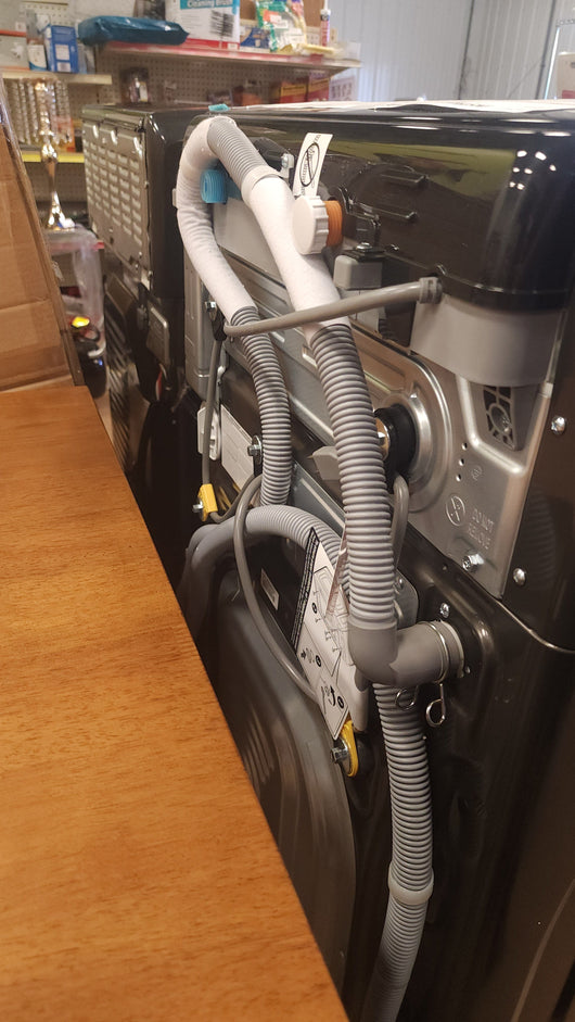Samsung 6.0 cu. ft. FlexWash Washer and 7.5 cu. ft. ELECTRIC FlexDry Dryer with Multi-Steam Technology!

-Washer is Brand New - Dryer is Used Like New, Very Clean! (Photos Shown) 