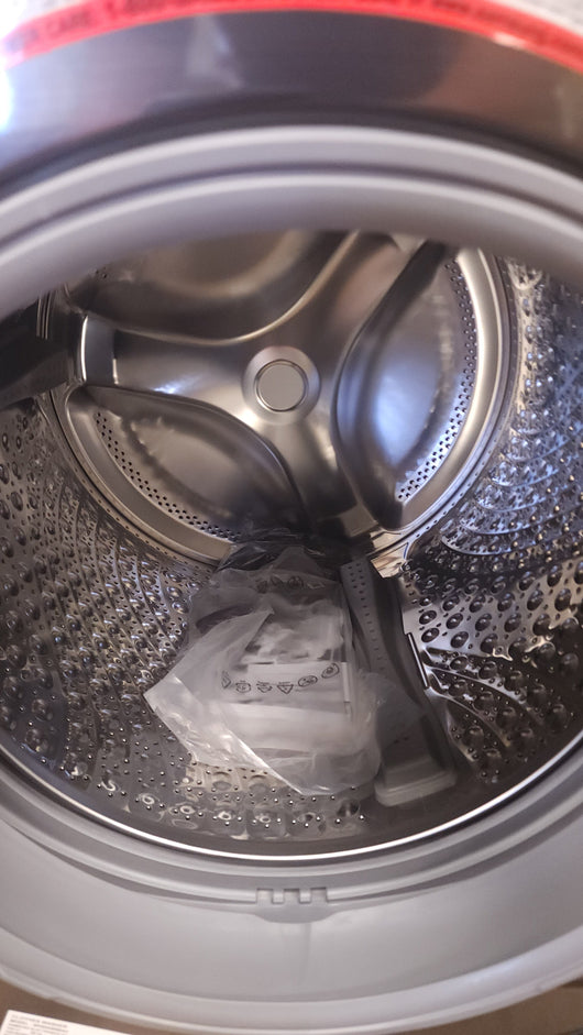 Samsung 6.0 cu. ft. FlexWash Washer and 7.5 cu. ft. ELECTRIC FlexDry Dryer with Multi-Steam Technology!

-Washer is Brand New - Dryer is Used Like New, Very Clean! (Photos Shown) 