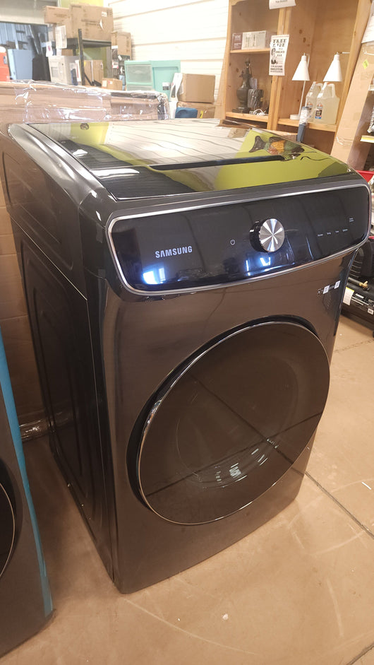 Samsung 6.0 cu. ft. FlexWash Washer and 7.5 cu. ft. ELECTRIC FlexDry Dryer with Multi-Steam Technology!

-Washer is Brand New - Dryer is Used Like New, Very Clean! (Photos Shown) 