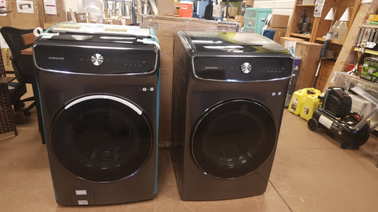 Samsung 6.0 cu. ft. FlexWash Washer and 7.5 cu. ft. ELECTRIC FlexDry Dryer with Multi-Steam Technology!

-Washer is Brand New - Dryer is Used Like New, Very Clean! (Photos Shown) 