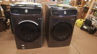 Samsung 6.0 cu. ft. FlexWash Washer and 7.5 cu. ft. ELECTRIC FlexDry Dryer with Multi-Steam Technology!

-Washer is Brand New - Dryer is Used Like New, Very Clean! (Photos Shown) 