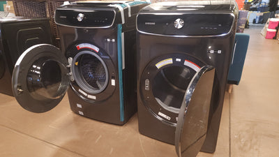 Samsung 6.0 cu. ft. FlexWash Washer and 7.5 cu. ft. ELECTRIC FlexDry Dryer with Multi-Steam Technology!

-Washer is Brand New - Dryer is Used Like New, Very Clean! (Photos Shown) 