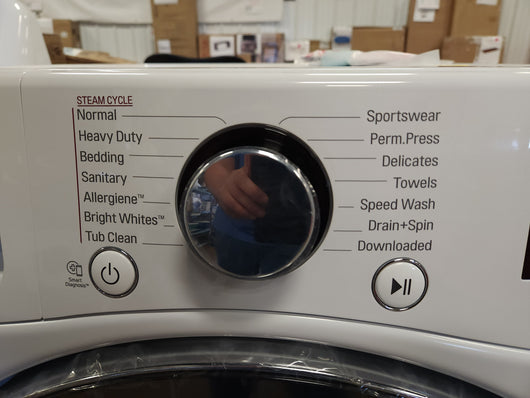 LG 4.5 cu. ft. Front Load Washer with TurboWash 360 Technology!

-Brand new out of the box 
