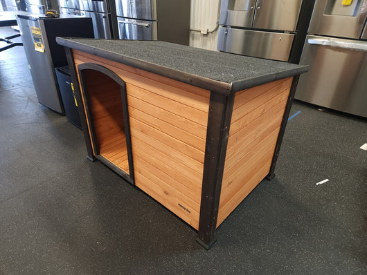 Petmate Precision Extreme Outback Log Cabin Dog House, Large, Natural Wood!

-Brand new and Assembled but has a few chips from shipping. (Multiple Photos Shown)