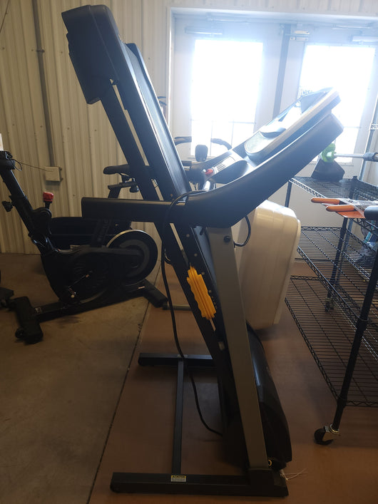 Gold’s Gym Trainer 720 Treadmill!

-Brand new and Assembled 

-CLEARANCE ITEM!!!   -   (AUTOMATICLY 20% OFF AT CHECKOUT!!!)   -   (PRICE AFTER 20% OFF = $399.00)