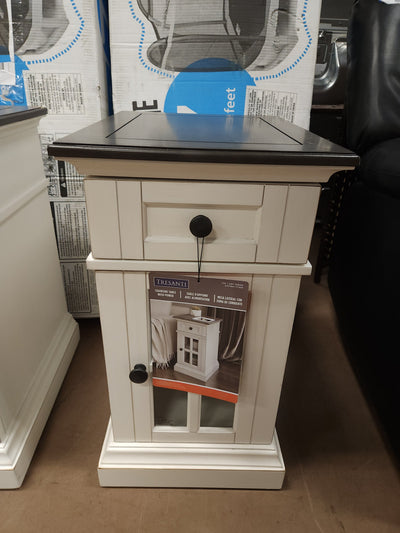 Tresanti Sloane Chairside Table with Power!

-Brand new out of the box 