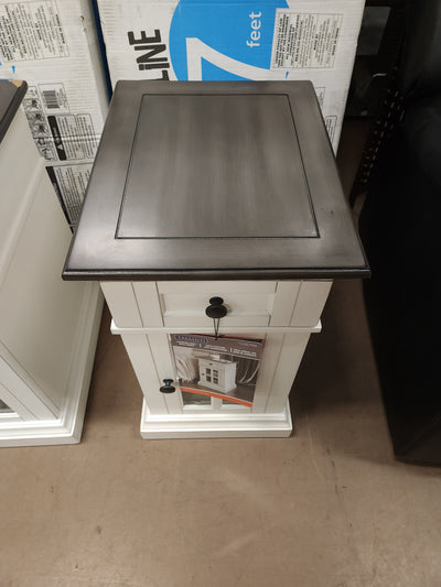 Tresanti Sloane Chairside Table with Power!

-Brand new out of the box 