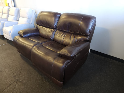 Ridgewin Leather Power Reclining Loveseat, Brown!! NEW OUT OF THE BOX - RIGHT SIDE HAS NO POWER!

-Brand new out of the box, but the right side has no power, left side works perfectly. (Photos Shown)