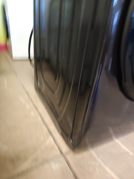 Samsung - 7.5 Cu. Ft. Stackable Smart Electric Dryer with Steam and Sensor Dry - Black stainless steel!

-Brand new out of the box but does have some dents from shipping, photos shown!