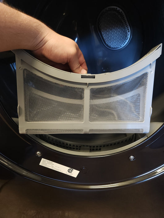 Samsung - 7.5 Cu. Ft. Stackable Smart Electric Dryer with Steam and Sensor Dry - Black stainless steel!

-Brand new out of the box but does have some dents from shipping, photos shown!
