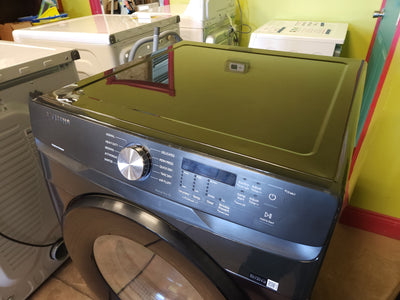 Samsung - 7.5 Cu. Ft. Stackable Smart Electric Dryer with Steam and Sensor Dry - Black stainless steel!

-Brand new out of the box but does have some dents from shipping, photos shown!