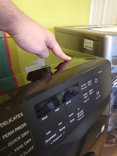 Samsung - 7.5 Cu. Ft. Stackable Smart Electric Dryer with Steam and Sensor Dry - Black stainless steel!

-Brand new out of the box but does have some dents from shipping, photos shown!