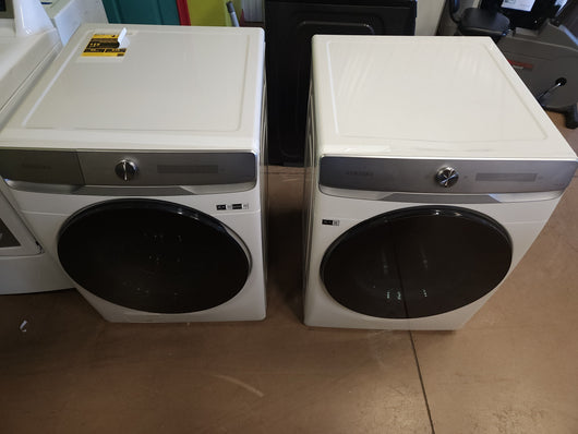 Samsung 5.0 cu. ft. Extra-Large Capacity Smart Dial Front Load Washer with CleanGuard and 7.5 cu. ft. Smart Dial GAS Dryer! (USED ONCE - VERY CLEAN - BOTH)

-WASHER/DRYER SET, BOTH USED, BOTH ARE VERY CLEAN AND WORK PERFECTLY! (DRYER IS GAS)
