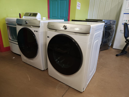Samsung 5.0 cu. ft. Extra-Large Capacity Smart Dial Front Load Washer with CleanGuard and 7.5 cu. ft. Smart Dial GAS Dryer! (USED ONCE - VERY CLEAN - BOTH)

-WASHER/DRYER SET, BOTH USED, BOTH ARE VERY CLEAN AND WORK PERFECTLY! (DRYER IS GAS)