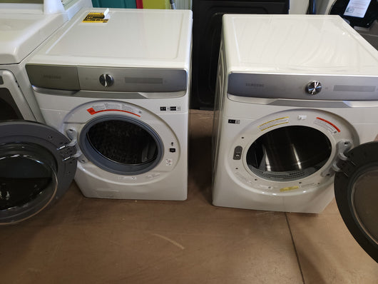 Samsung 5.0 cu. ft. Extra-Large Capacity Smart Dial Front Load Washer with CleanGuard and 7.5 cu. ft. Smart Dial GAS Dryer! (USED ONCE - VERY CLEAN - BOTH)

-WASHER/DRYER SET, BOTH USED, BOTH ARE VERY CLEAN AND WORK PERFECTLY! (DRYER IS GAS)