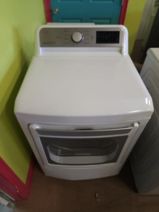 LG - 7.3 Cu Ft Gas Dryer with Sensor Dry - White! (USED - SCRATCHED)

-Dryer was tested and works perfectly, but was used and does have some scratches on the left side!