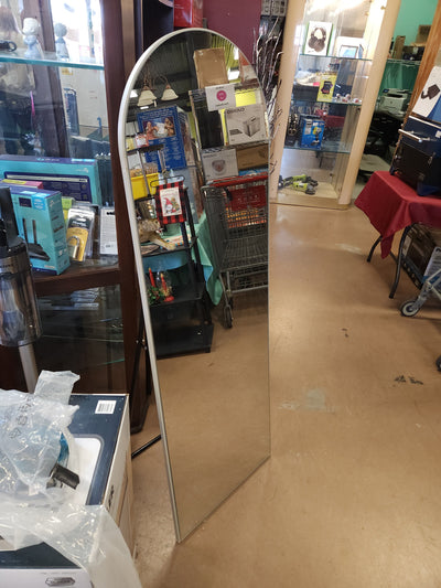 5Ft Standing Mirror! 

-Brand new out of the box, does have a small chip from shipping, photos shown