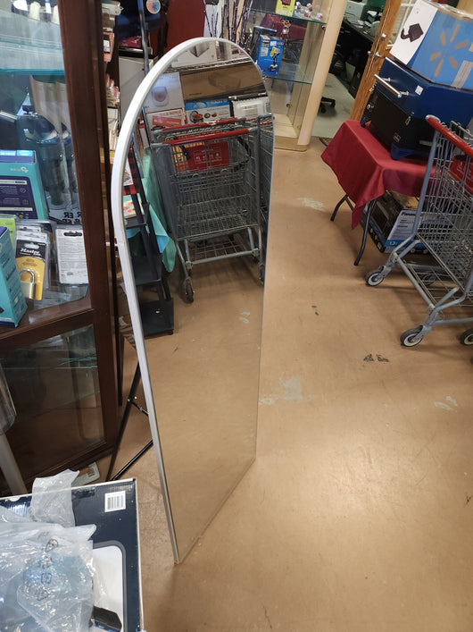 5Ft Standing Mirror! 

-Brand new out of the box, does have a small chip from shipping, photos shown