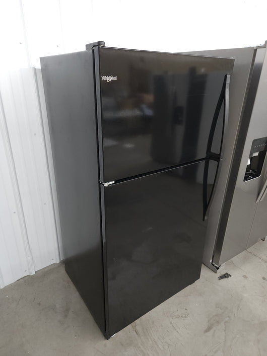 Whirlpool  20.5-cu ft Top-Freezer Refrigerator (Black)!

-Brand New - Scratch/DENT (Only scratch on this fridge is on the freezer door, photos shown)