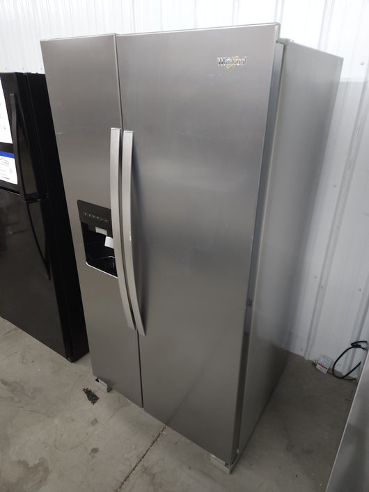 Whirlpool  24.6-cu ft Side-by-Side Refrigerator with Ice Maker (Fingerprint Resistant Stainless Steel)!

-Brand new - Scratch/DENT! (NEW never used, Does have a small scratch on the door and handle, photos shown)