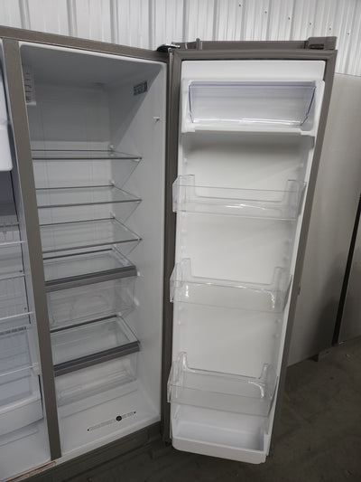 Whirlpool  24.6-cu ft Side-by-Side Refrigerator with Ice Maker (Fingerprint Resistant Stainless Steel)!

-Brand new - Scratch/DENT! (NEW never used, Does have a small scratch on the door and handle, photos shown)