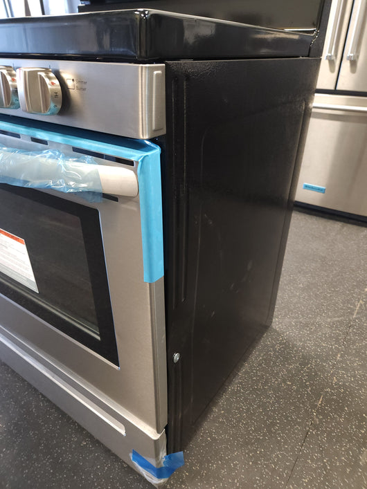 Frigidaire  30-in 5 Burners 5-cu ft Self-cleaning Freestanding Gas Range (Easycare Stainless Steel)!

-Brand new out of the box but is lightly dented from shipping, photos shown
