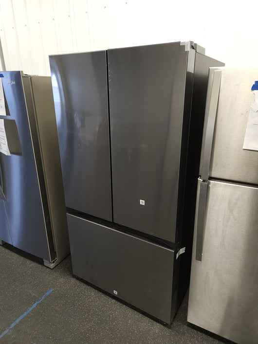 Samsung  Bespoke 30.1-cu ft French Door Refrigerator with Dual Ice Maker (Stainless Steel- All Panels) ENERGY STAR)!

-Brand new, has a very small indent on the door from shipping, photos shown