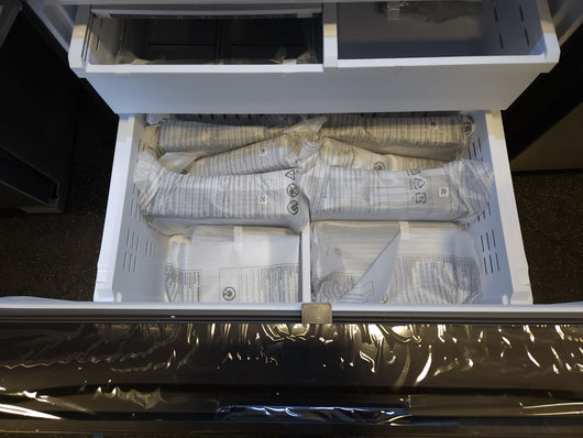 Samsung  Bespoke 30.1-cu ft French Door Refrigerator with Dual Ice Maker (Stainless Steel- All Panels) ENERGY STAR)!

-Brand new, has a very small indent on the door from shipping, photos shown