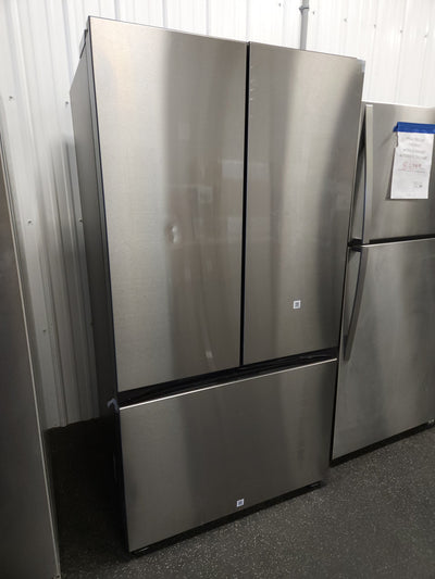 Samsung  Bespoke 30.1-cu ft French Door Refrigerator with Dual Ice Maker (Stainless Steel- All Panels) ENERGY STAR)!

-Brand new, has a very small indent on the door from shipping, photos shown