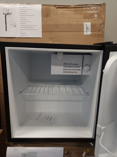 Galanz 1.7 Cu ft One Door Mini Fridge!! NEW OUT OF BOX!
