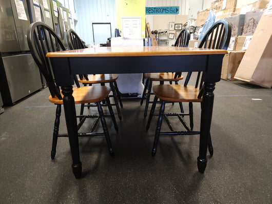 Better Homes and Gardens Autumn Lane Farmhouse 5-Piece Dining Set Bundle, Black and Oak!

-Brand new and Assembled but The Table does have one very small chip on top, photos shown)