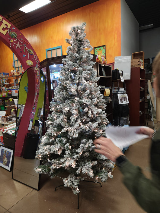 Holiday Time 7.5-Foot Pre-Lit Flocked Frisco Pine Artificial Christmas Tree!

-Brand new out of the box (We do have original box)