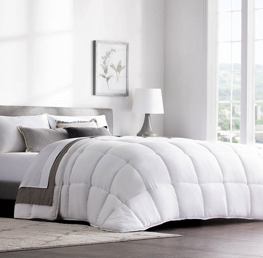 Weekender Down Alternative  Comforter