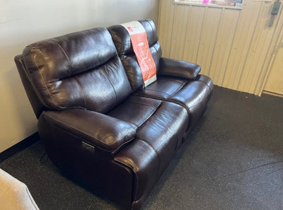 Ridgewin Leather Power Reclining Loveseat, Brown!! NEW OUT OF THE BOX - RIGHT SIDE HAS NO POWER!

-Brand new out of the box, but the right side has no power, left side works perfectly. (Photos Shown)