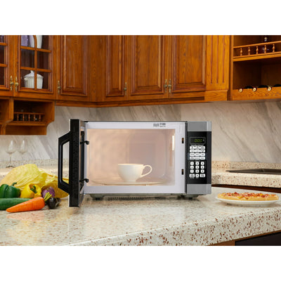 Hamilton Beach 1.6 Cu. ft. Digital Microwave Oven, Stainless Steel!

-Brand new in the box 