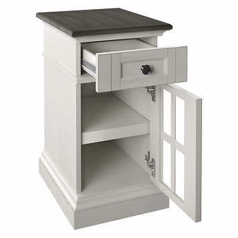 Tresanti Sloane Chairside Table with Power!

-Brand new out of the box, but the back right corner is chipped, photos shown