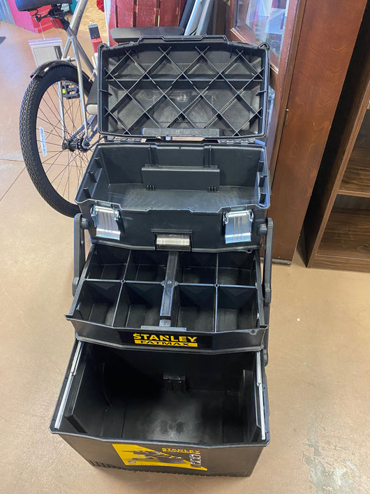 Stanley 22in 4-in-1 Cantilever Mobile Tool Box!! NEW BUT ONE SIDE ARM WAS CRACKED, STILL WORKS NO PROBLEM(PHOTOS SHOWN)!!