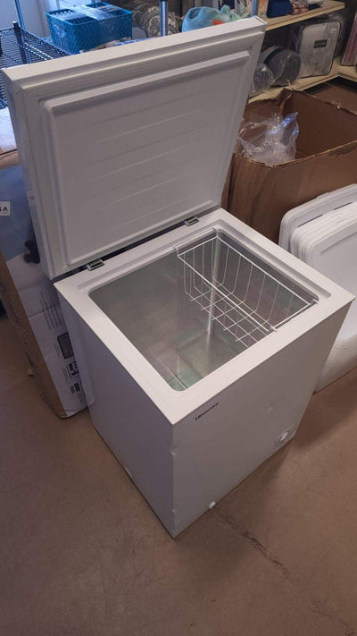 Hisense 5 Cu ft Chest Freezer, White! (NEW - SCRATCH/DENT)