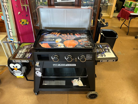 Pit Boss Sierra 3 Burner Non-Stick Griddle!! NEW AND ASSEMBLED, MISSING LID HANDLE AND GREASE CUP(STILL FUNCTIONS PROPERLY), MINOR DENT FROM SHIPPING!!