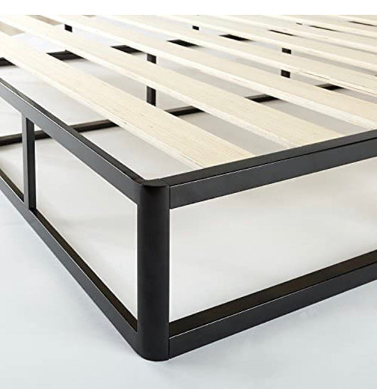 ZINUS Metal Box Spring with Wood Slats /7.5 Inch Mattress Foundation / Sturdy Steel Structure / Easy Assembly, Queen- NEW IN BOX!!!