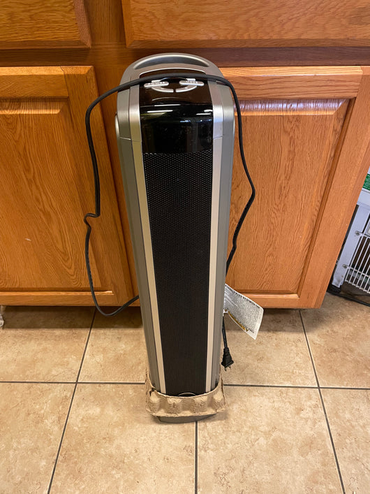 Lasko oscillating ceramic tower heater (very lightly used. Tested works)