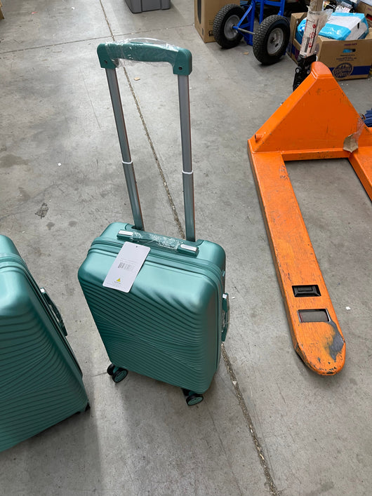 HIKOLAYAE Catalina Waves Nested Hardside Luggage Set in Elite Mint, 3 Piece - TSA Compliant- brand new set